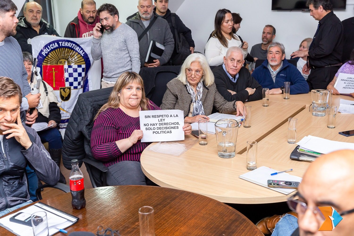 Familiares y pensionados acusan a la cúpula policial de incumplir la ley y olvidar a la Policía Territorial