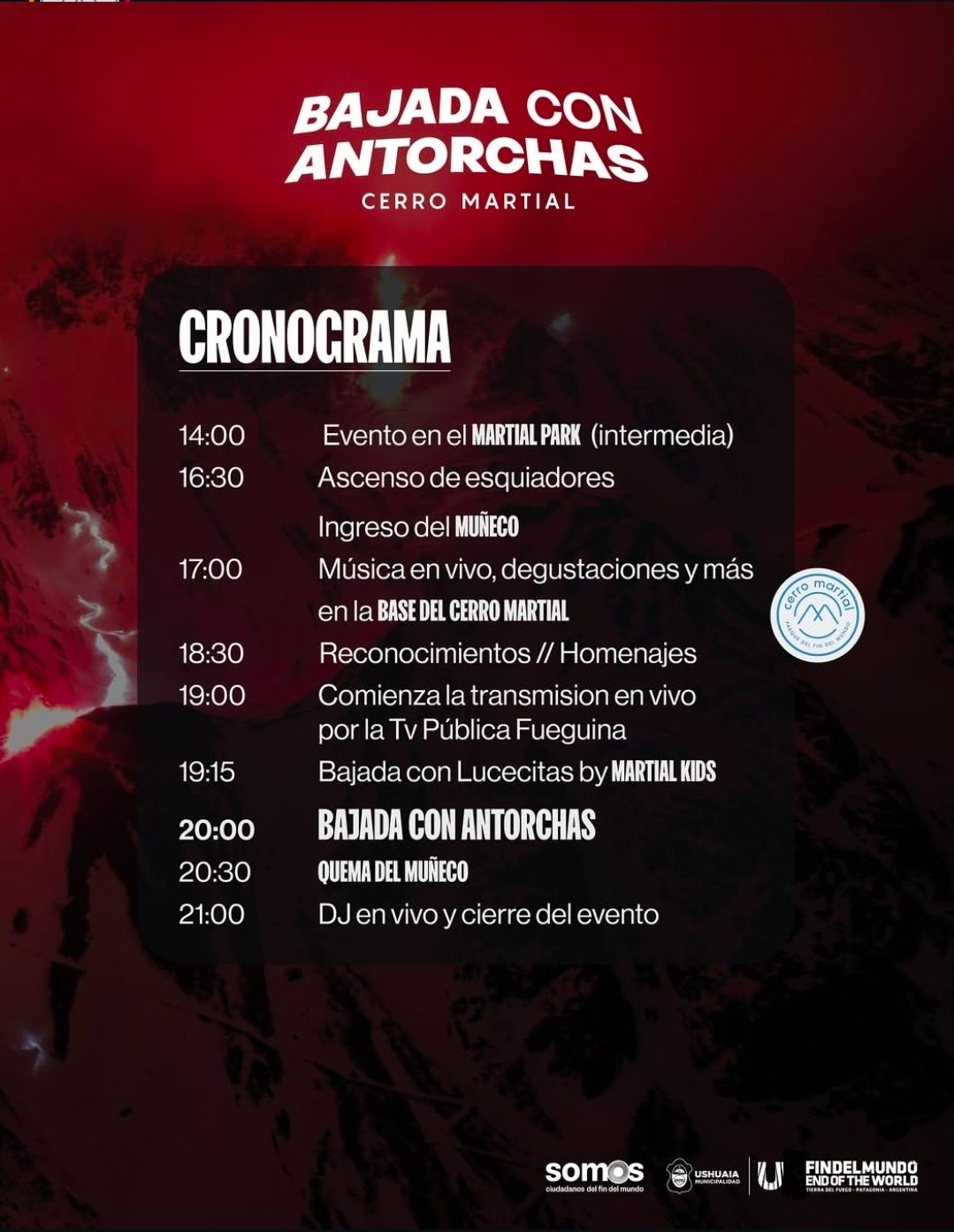 EL CERRO MARTIAL SE ILUMINA CON LA TRADICIONAL BAJADA CON ANTORCHAS EN USHUAIA