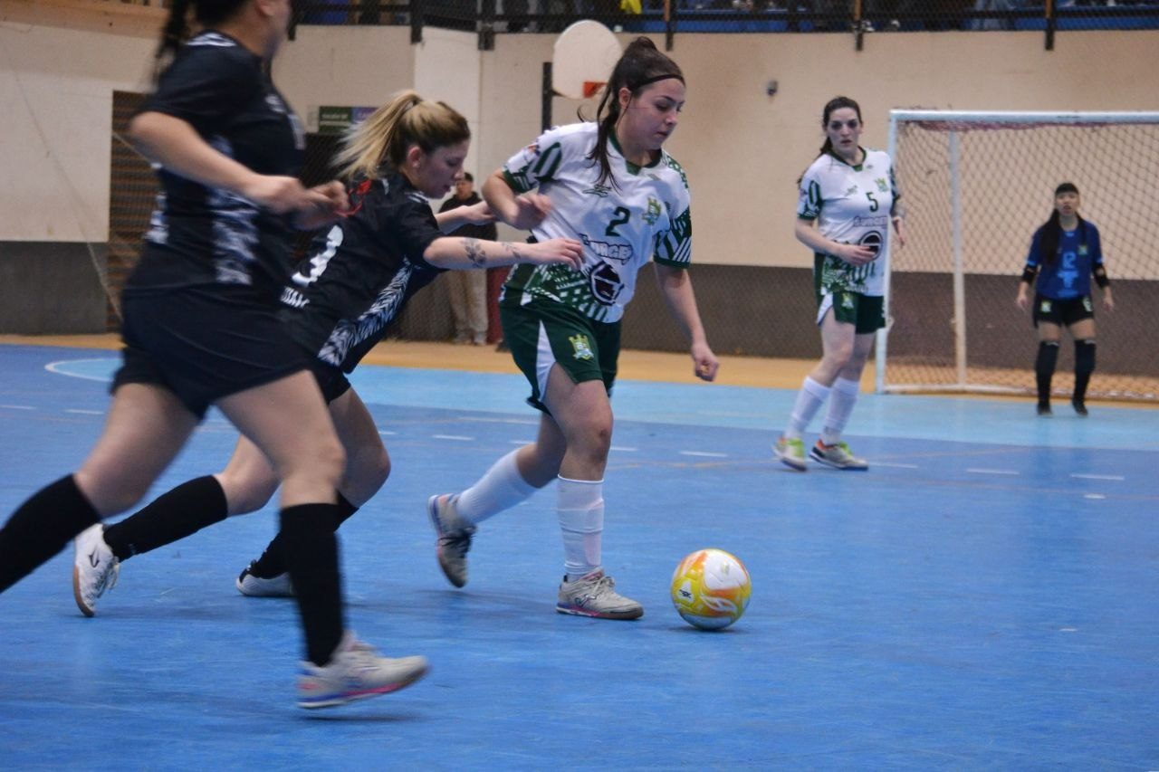 ESCUELA MUNICIPAL SE QUEDÓ CON LA COPA USHUAIA “OLIVIA GIORDANO MAKIN”
