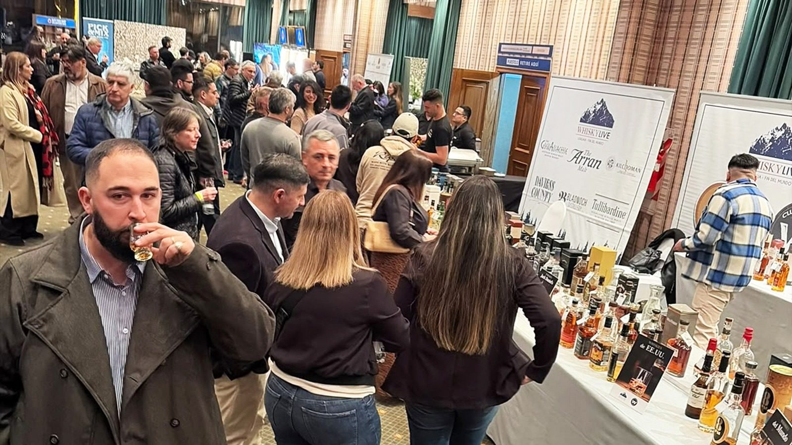 El Fin del Mundo fue sede de la cumbre de destilados más austral del planeta: más de 200 etiquetas en la Whisky Live Ushuaia 2026