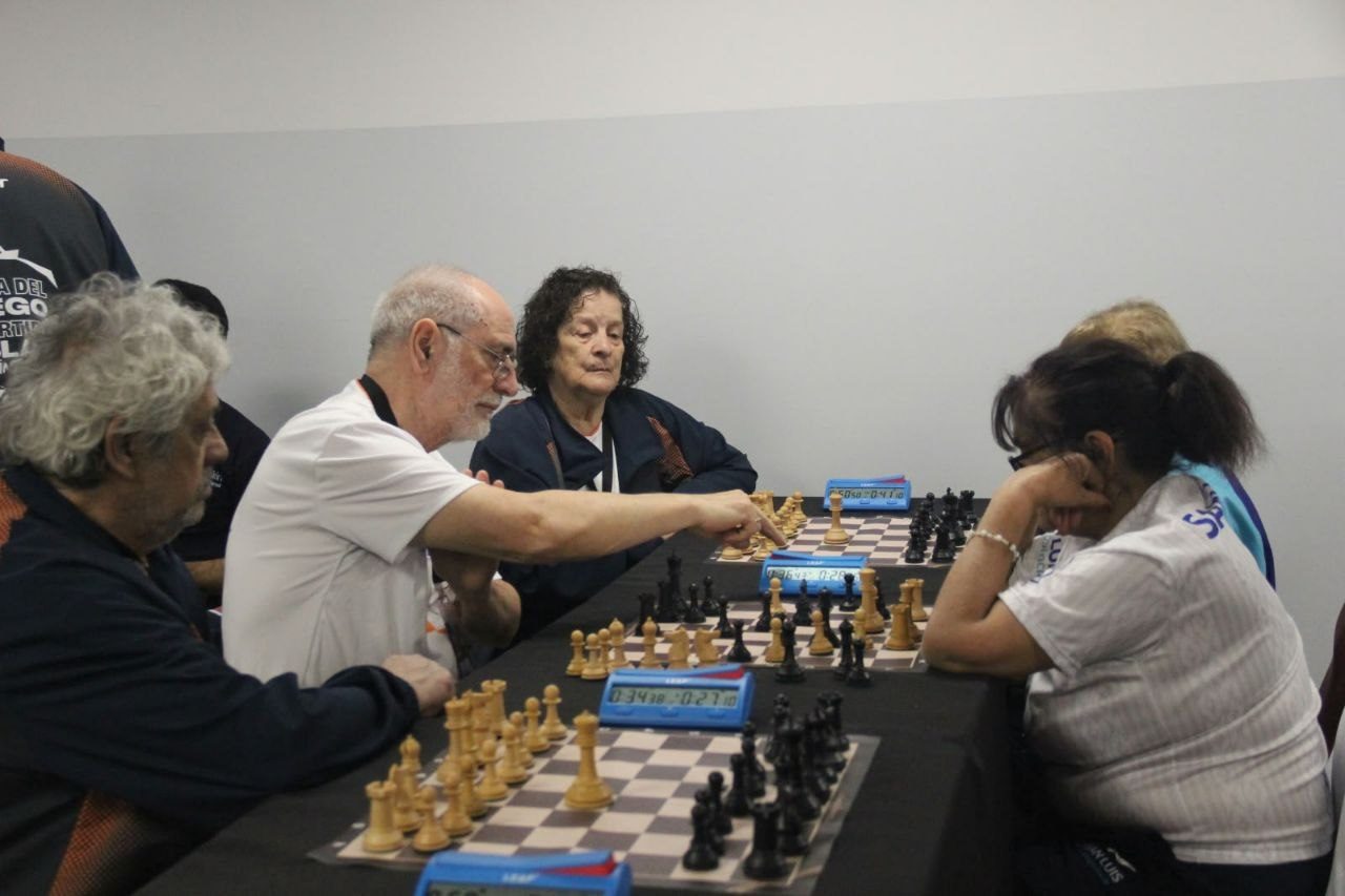 ADULTOS MAYORES FUEGUINOS CERRARON SU PRIMER DÍA EN LOS JUEGOS NACIONALES EVITA